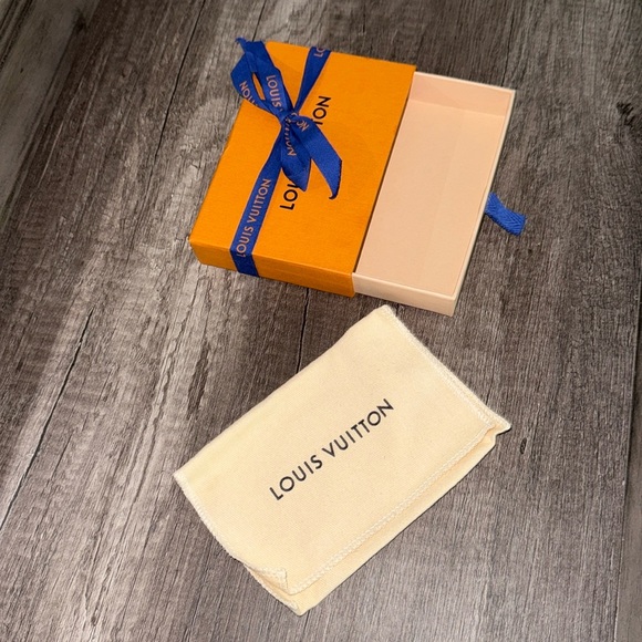 Louis Vuitton Accessories - 🧡 💯 LV LOUIS VUITTON SMALL SLG BOX & DUSTBAG 🧡
